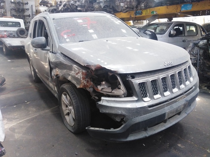  Jeep COMPASS 2011    EN DESARME